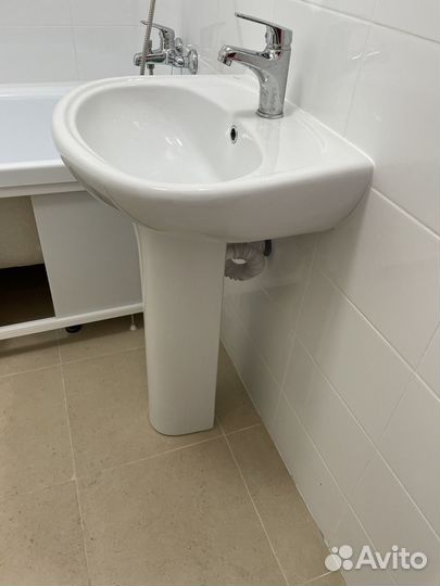 Раковина с пьедесталом новая