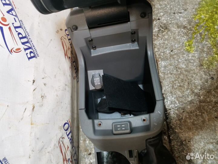 Подлокотник Ford Focus II рестайлинг (2007—2011)