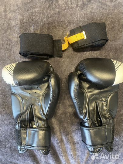 Боксерские перчатки