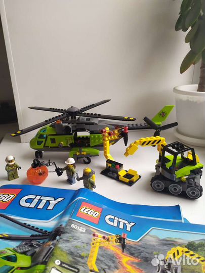 Lego City 60123 вертолёт исследователей вулканов