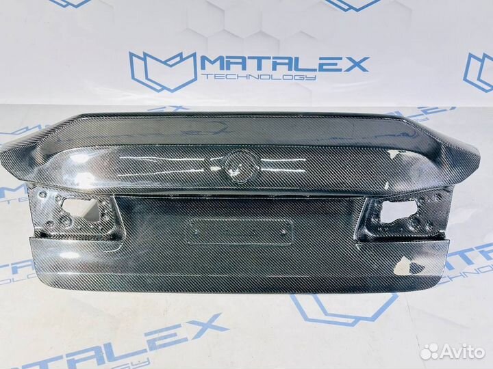 Крышка багажника BMW G30 M5 F90, сухой карбон