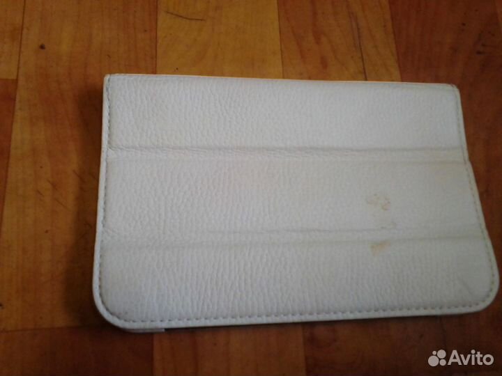 Чехлы для планшетов