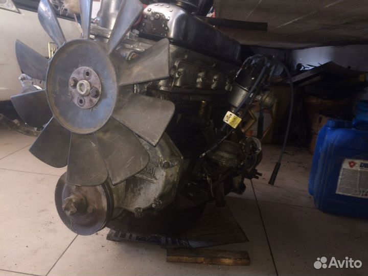 Двигатель газ 21,уаз по запчастям