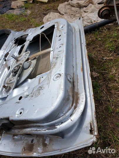 Задняя правая дверь BMW e34