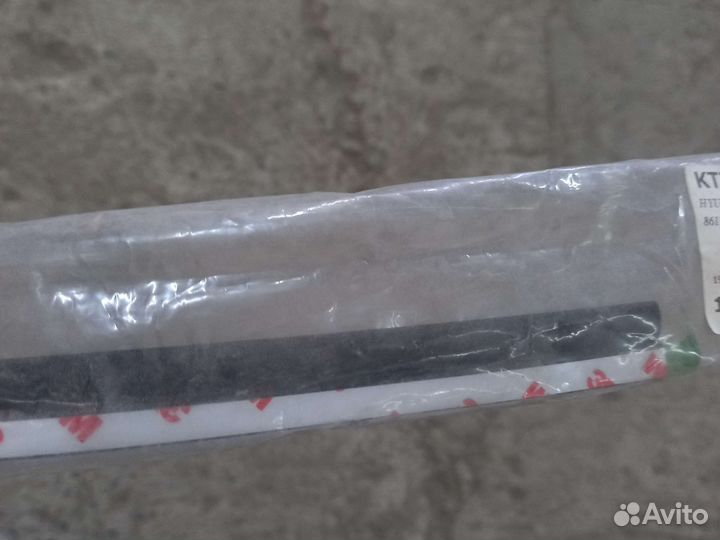 Молдинг лобового стекла hyundai santa FE 12