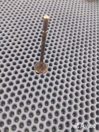 Yamaha FZR750 клапан выпускной