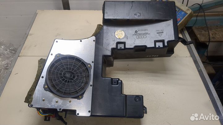 Сабвуфер Audi A4 (B5), 1998