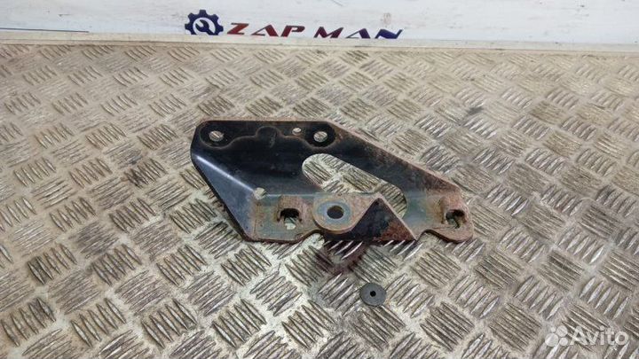 Кронштейн бампера правый Man Tgl