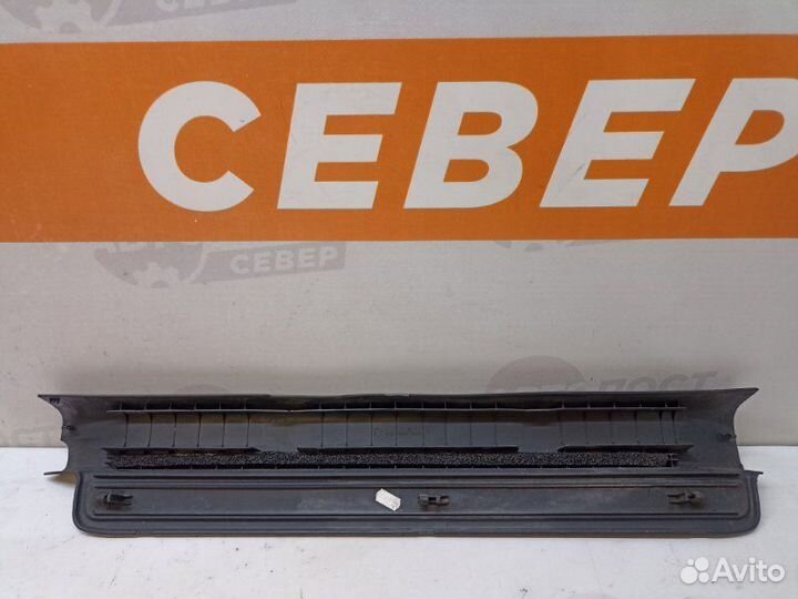 Накладка порога (внутренняя) передняя левая Toyota