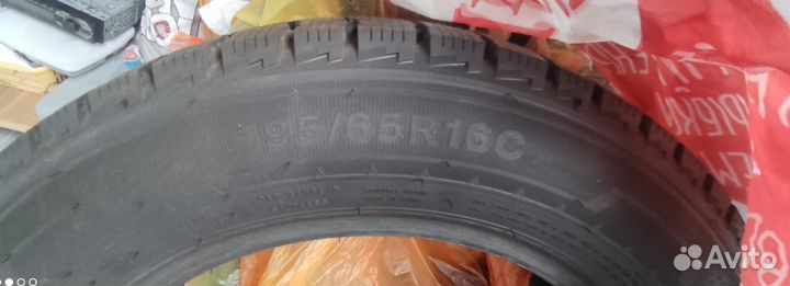 Triangle Snowlink PL02 195/65 R16C