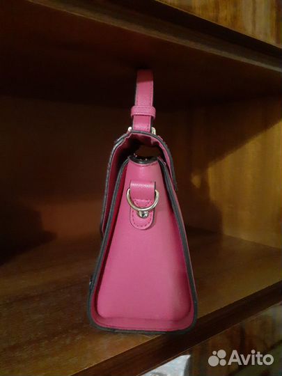 Розовая вместительная сумка