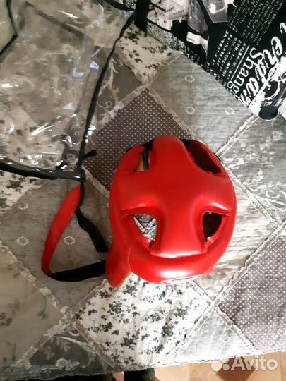 Перчатки, Шлем