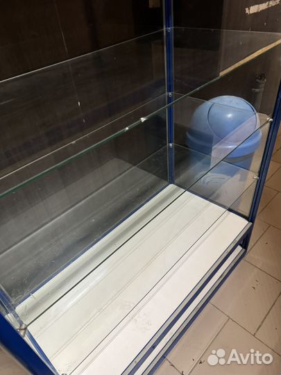 Стеклянная витрина