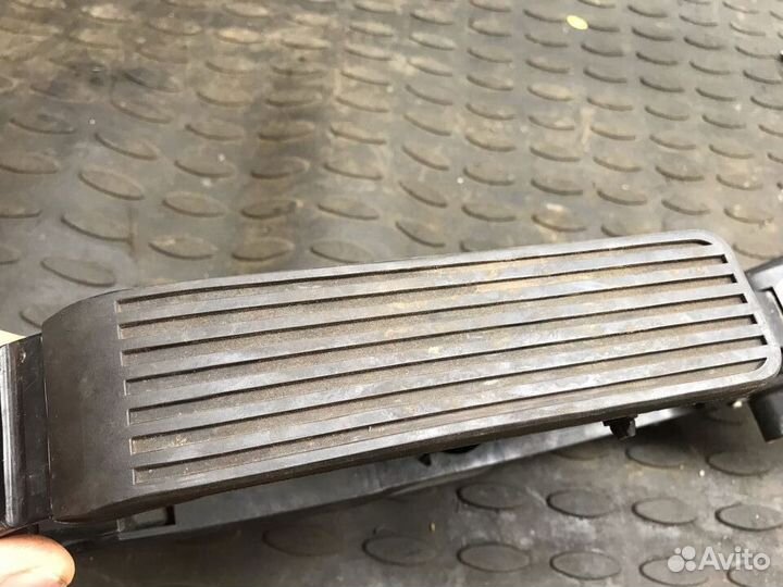 Педаль акселератора Mercedes-Benz W220