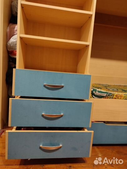 Двухэтажная кровать со шкафом