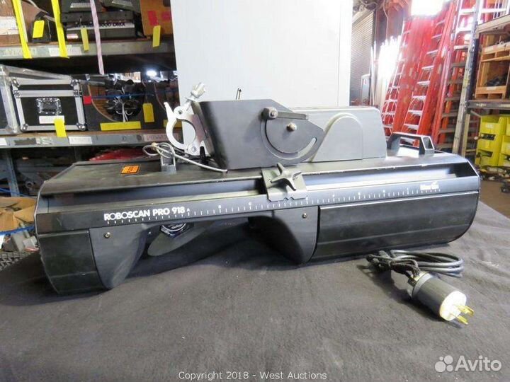 Световой прибор Martin Pro Roboscan Pro 918