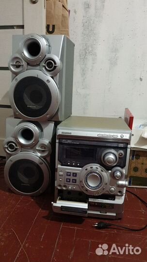 Музыкальный центр