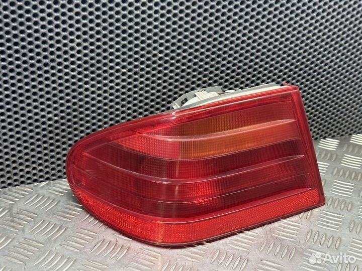 Фонарь Mercedes-Benz W210