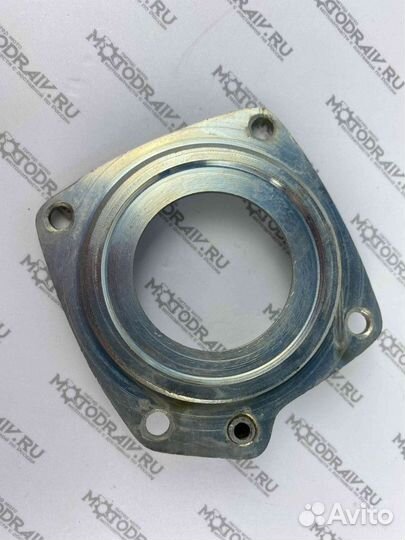 Крышка корпуса переднего подшипника Урал с трубкой
