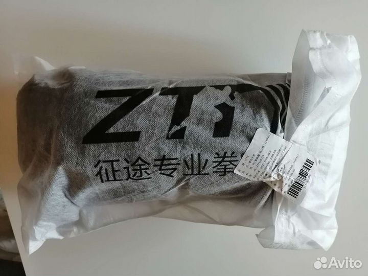 Перчатки боксерские-кикбоксерские