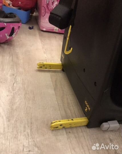 Автокресло maxi cosi axissfix