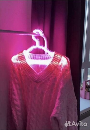 Неоновый светильник, вешалка интерьерная