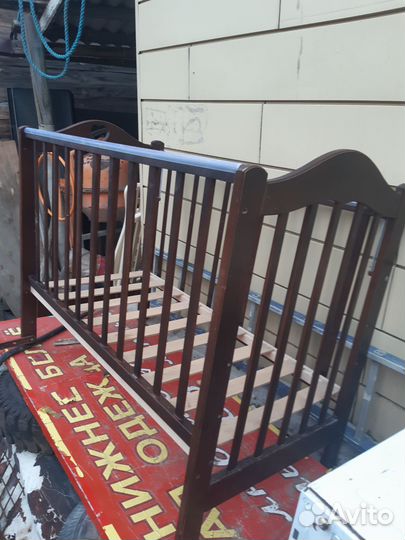 Детская кроватка