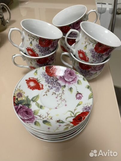 Чайные чашки с блюдцами