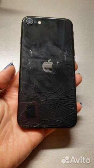 iPhone SE, 64 ГБ