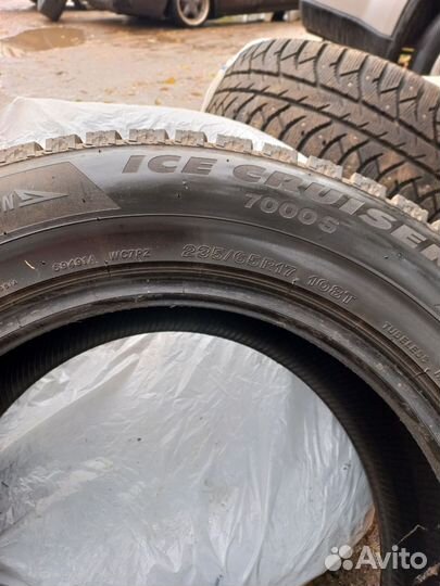 Шина зимняя шипованная 235/65R17