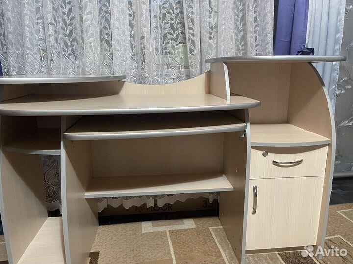 Компьютерный стол