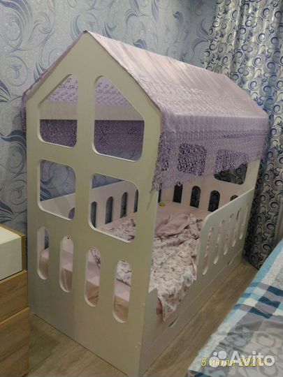 Детская кроватка домик бу с матрасом askona