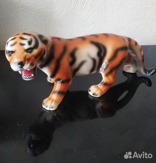 Фарфоровая статуэтка Рычащий тигр.СССР. Редкий