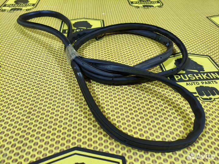 Уплотнитель на дверь передний правый Opel Insignia