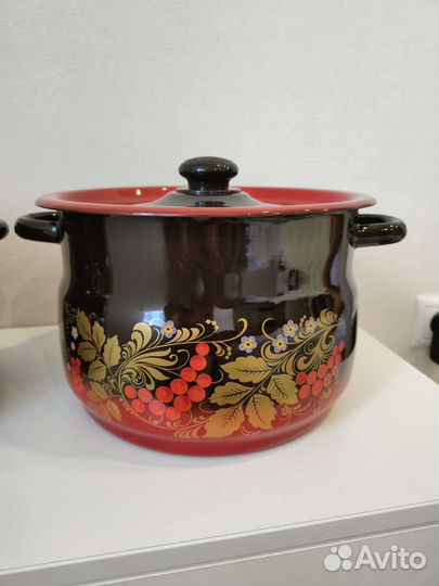 Кастрюля эмалированная новая