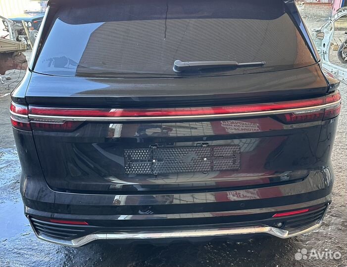 Фонарь в крышку банажника Geely Monjaro 23г