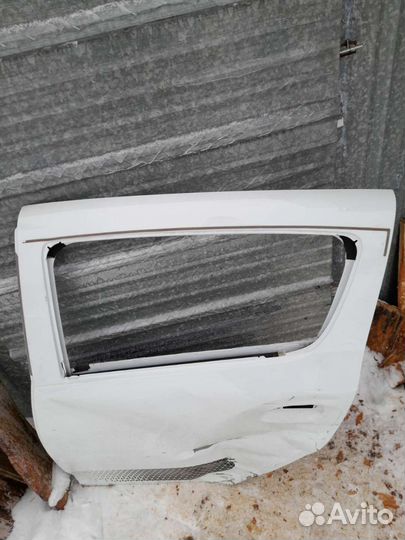 Дверь задняя рено сандеро 2018