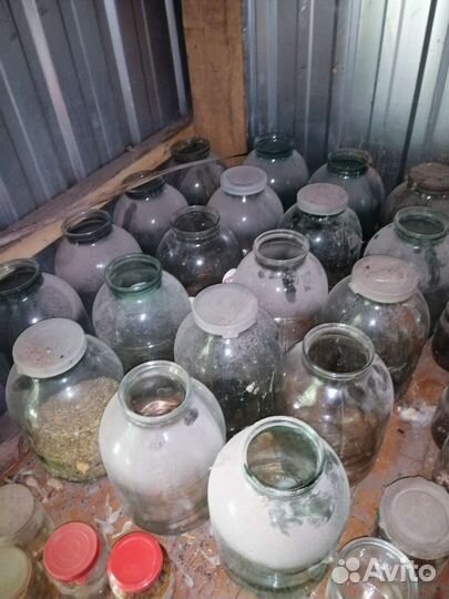 Стеклянные банки и стеклянные бутылки