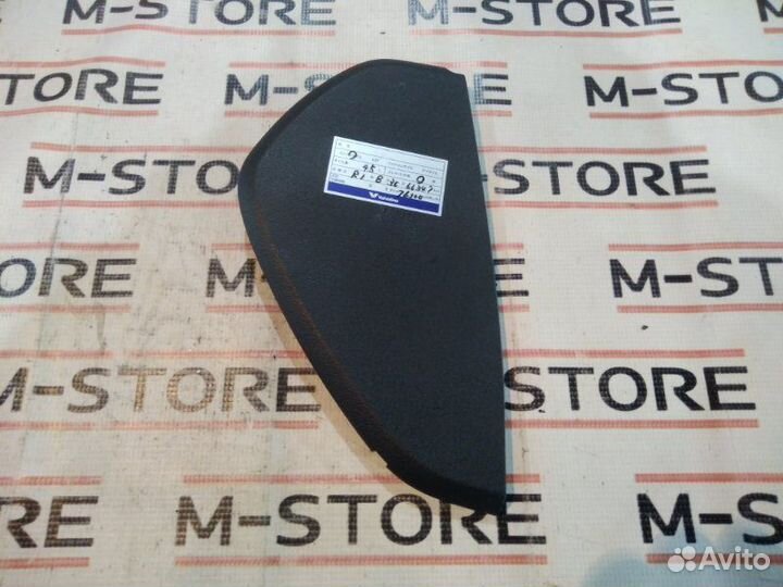 Накладка панели правая Audi A4 B7/8E BFB 2006