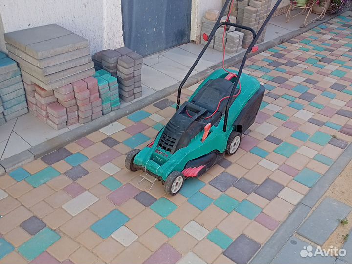 Газонокосилка электрическая