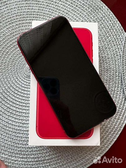 Телефон iPhone 11