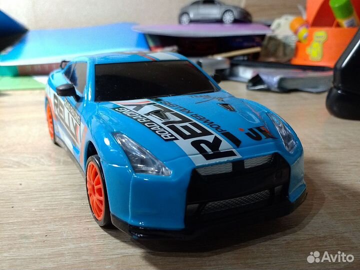 Машинка на р/у