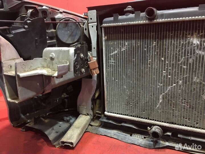 Ноускат Peugeot 308. Передняя часть