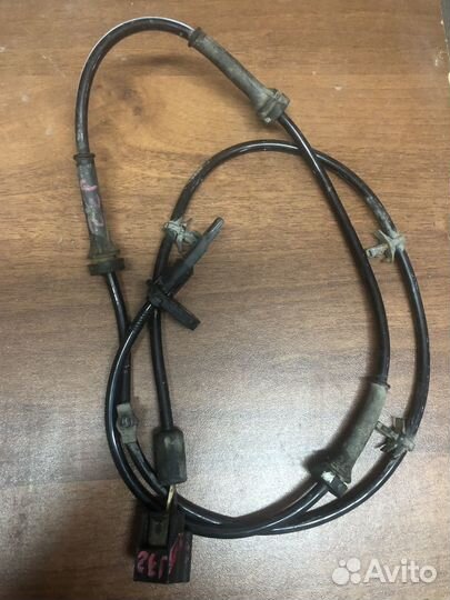 Датчик abs задний левый nissan teana j32