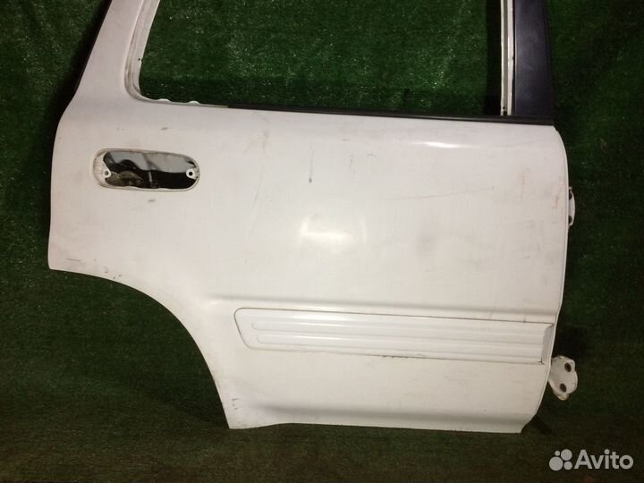 Дверь задняя правая Honda CR-V RD1 Белая царапины