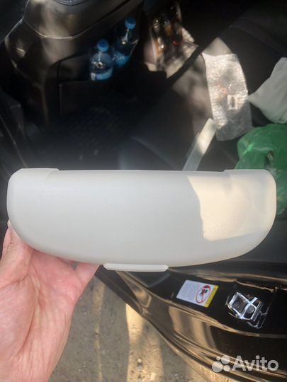 Футляр для очков в авто