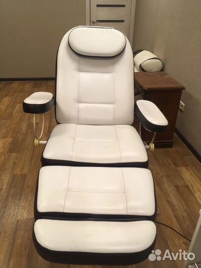 Косметологическое кресло на гидравлике