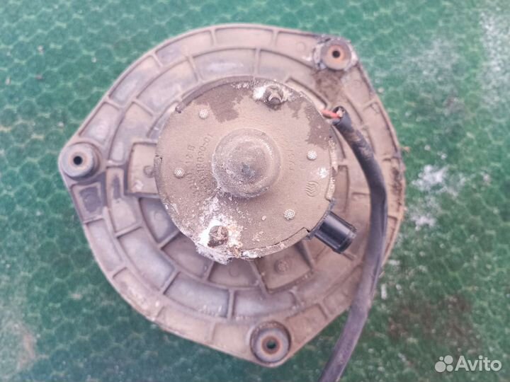 Моторчик печки Лада Приора