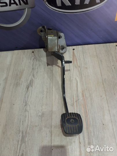 Педаль сцепления Nissan note E11