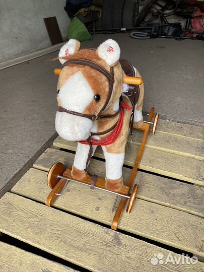 Детская качалка лошадь